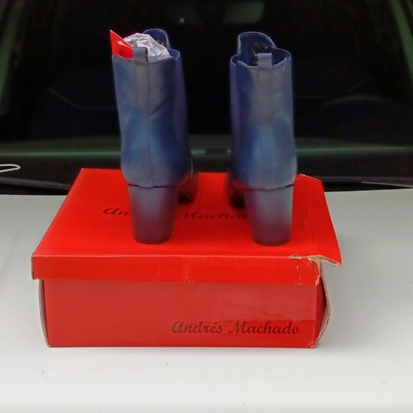 Boots•Blue Sz 13m - Picture 3 of 3